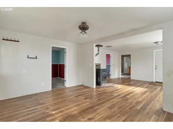 289 S 3RD ST, Lebanon, OR 97355