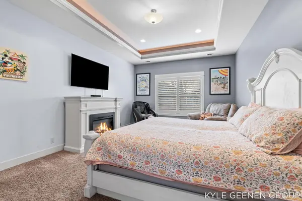 564 Blackstone ST, Holland City, MI 49423