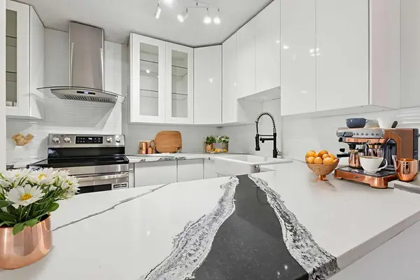 1311 15 AVE SW #502, Calgary, AB T3C 0X8