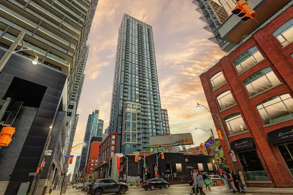 108 Peter ST #5102, Toronto C01, ON M5V 0W2