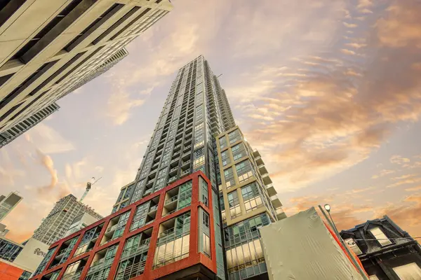 108 Peter ST #5102, Toronto C01, ON M5V 0W2