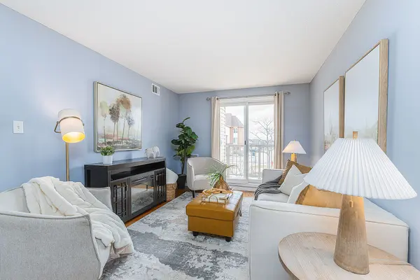 31 Petra WAY #2, Whitby, ON L1R 0A7