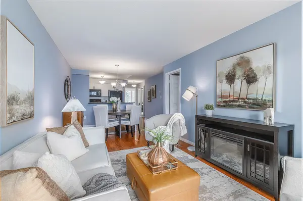 31 Petra WAY #2, Whitby, ON L1R 0A7