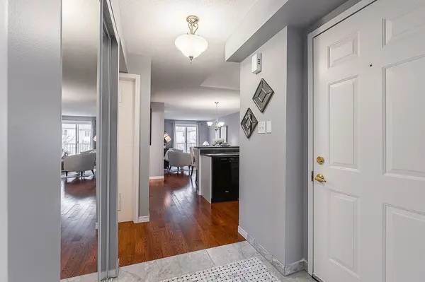 31 Petra WAY #2, Whitby, ON L1R 0A7