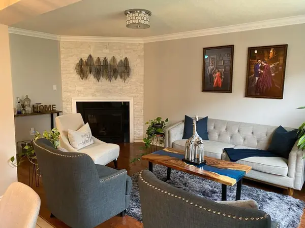 31 Middlecote DR, Ajax, ON L1T 0A4