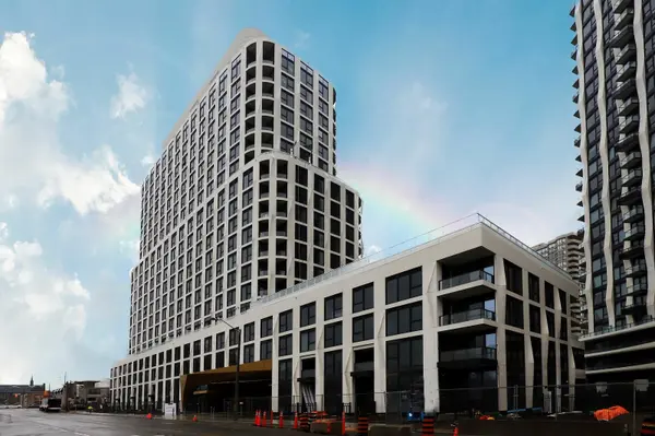 25 Cordova AVE #1107, Toronto W08, ON M9A 0E5