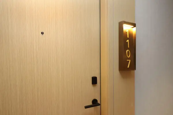 25 Cordova AVE #1107, Toronto W08, ON M9A 0E5