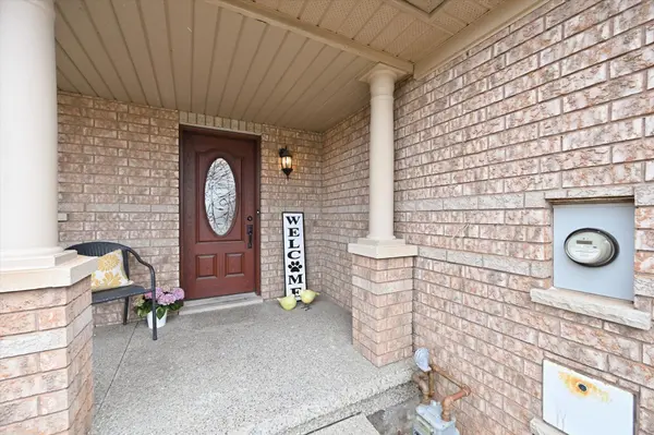 2255 Hummingbird WAY, Oakville, ON L6M 3Z7