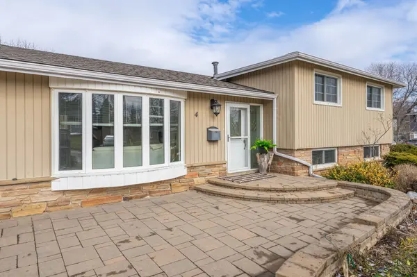 4 Uplands CT, Halton Hills, ON L7G 2S8