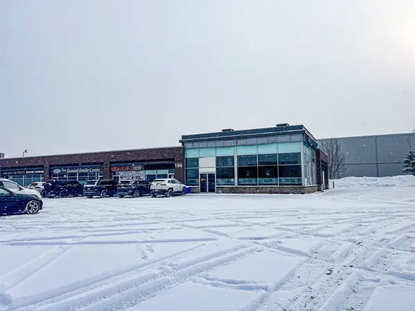 196 McEwan DR E #1-2, Caledon, ON L7E 4E5