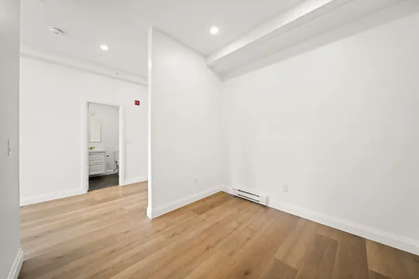 153 Main ST E #3, Milton, ON L9T 1N7