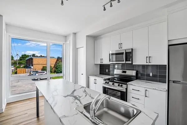 391 Dieppe ST, Vanier And Kingsview Park, ON K1L 6V3