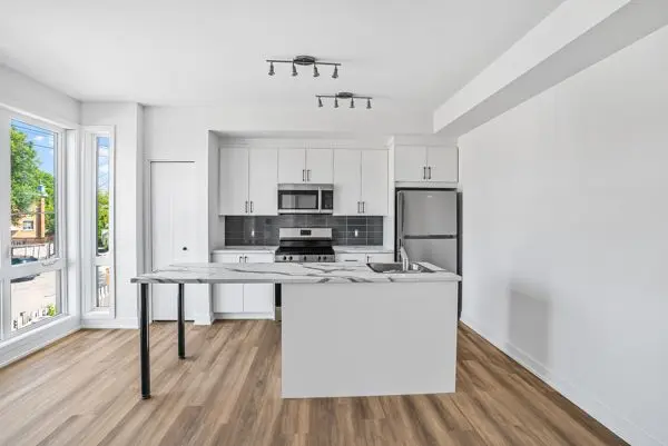 391 Dieppe ST, Vanier And Kingsview Park, ON K1L 6V3