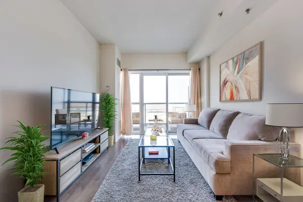 560 North Service RD #303, Grimsby, ON L3M 0G3