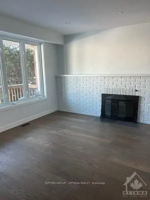 178 Mcclellan RD, South Of Baseline To Knoxdale, ON K2H 5W1