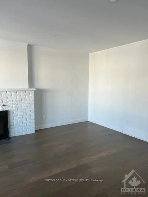 178 Mcclellan RD, South Of Baseline To Knoxdale, ON K2H 5W1