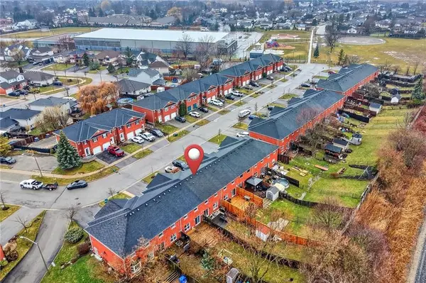 28 Swayze CT, West Lincoln, ON L0R 2A0