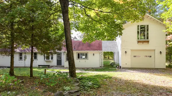 408 Couchs RD, North Kawartha, ON K0L 1A0