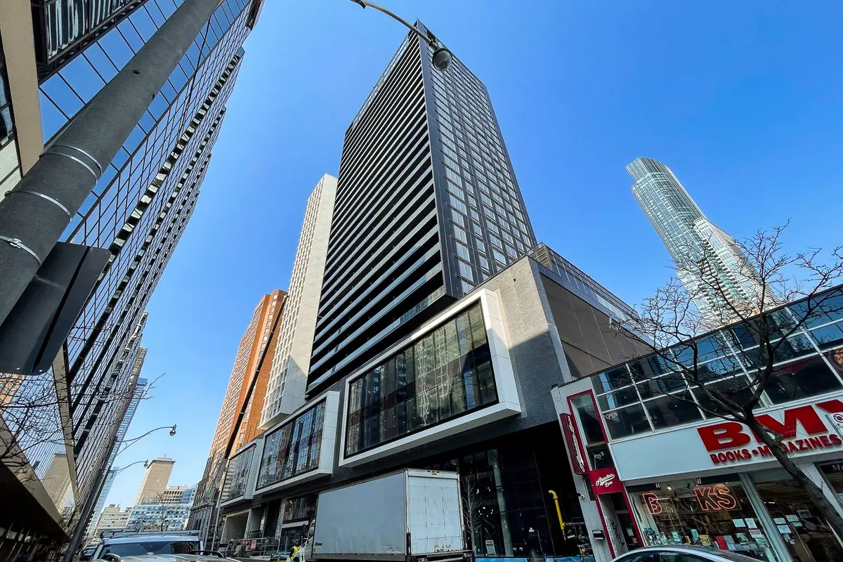 20 Edward ST #1819, Toronto C01, ON M5G 0C5