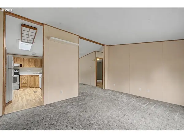 42 N TROUT LN, Otis, OR 97368