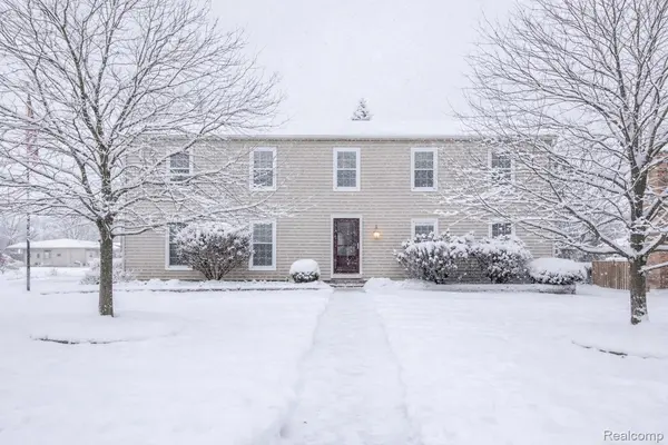 1145 E Fairview LN, Rochester Hills, MI 48306