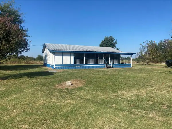 930 Rs County Road 1690, Lone Oak, TX 75453