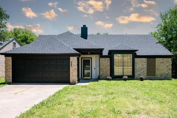 8018 Blackfin Drive, Rowlett, TX 75089