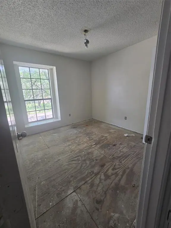 702 Westover Drive, Lancaster, TX 75134