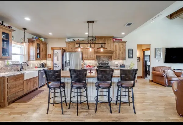 670 Loggins Trail, Poolville, TX 76487