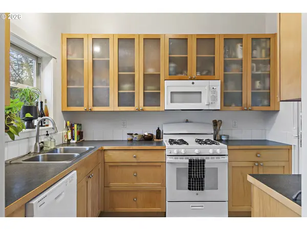 36 NE STANTON ST, Portland, OR 97212