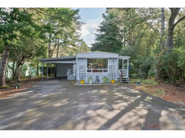 1600 RHODODENDRON DR #131, Florence, OR 97439