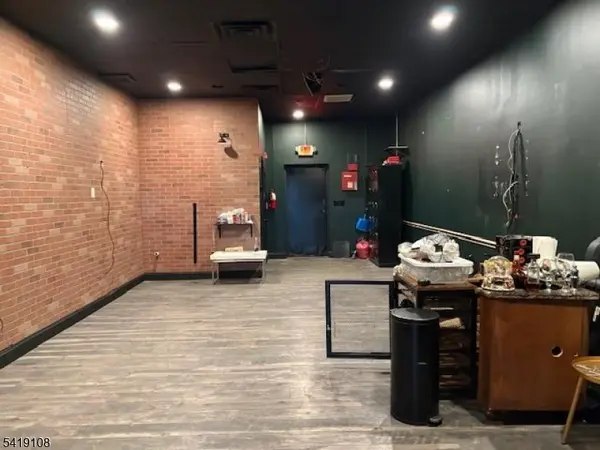 32-38 Route22, Green Brook Twp., NJ 08812