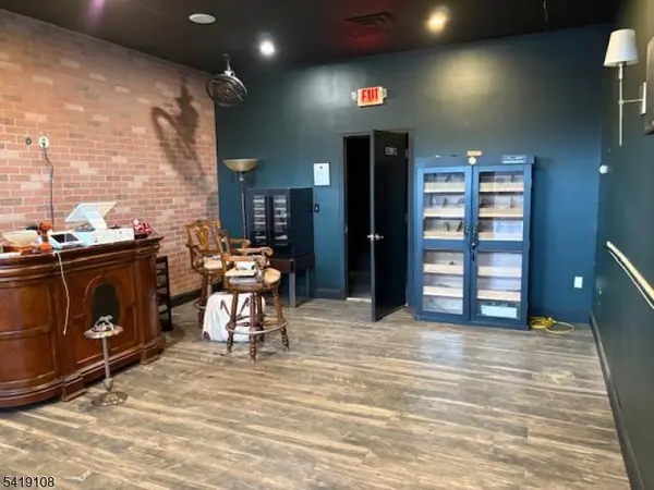 32-38 Route22, Green Brook Twp., NJ 08812