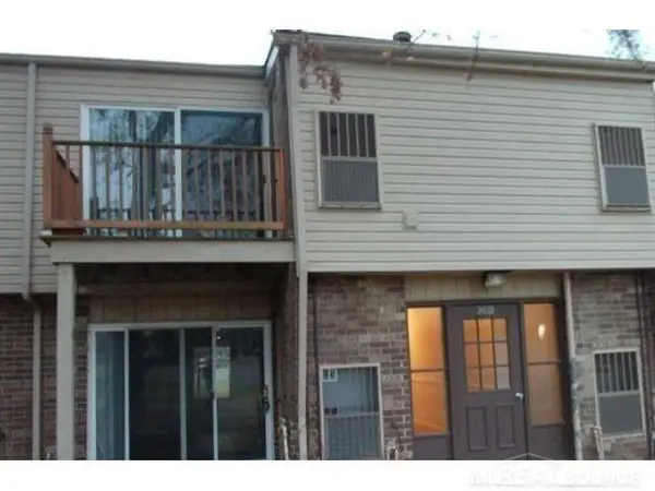 38220 Fairway CT, Clinton Twp, MI 48038