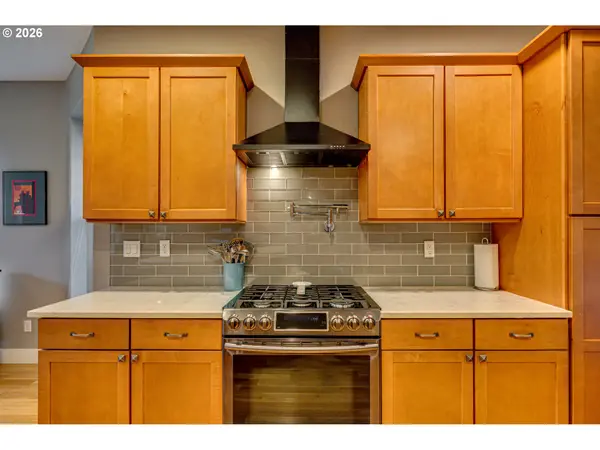 37201 NW 29TH AVE, La Center, WA 98629