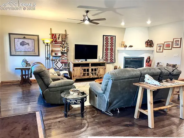 111 Rocchio DR, Florence, CO 81226