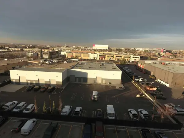 2315 30 AVE NE #1, Calgary, AB T2E 7C7