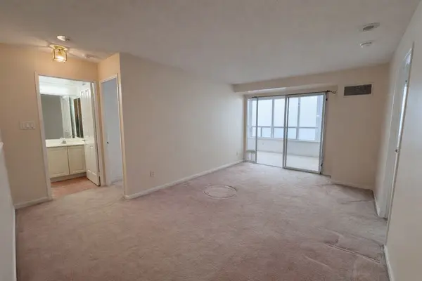 88 Corporate DR #2702, Toronto E09, ON M1H 3G6