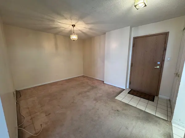 88 Corporate DR #2702, Toronto E09, ON M1H 3G6