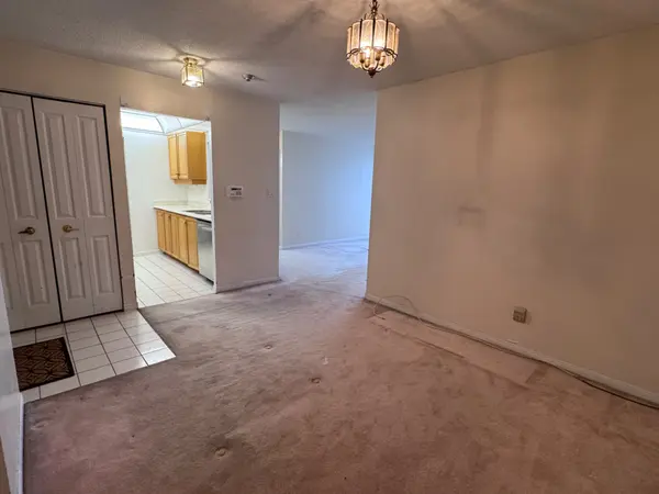 88 Corporate DR #2702, Toronto E09, ON M1H 3G6