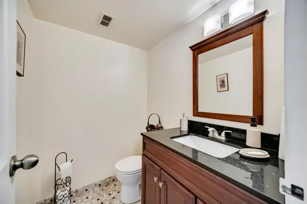 180 Markham RD #811, Toronto E08, ON M1M 2Z9