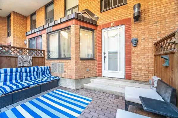 2112 Queen ST E ##10, Toronto E02, ON M4E 1E2