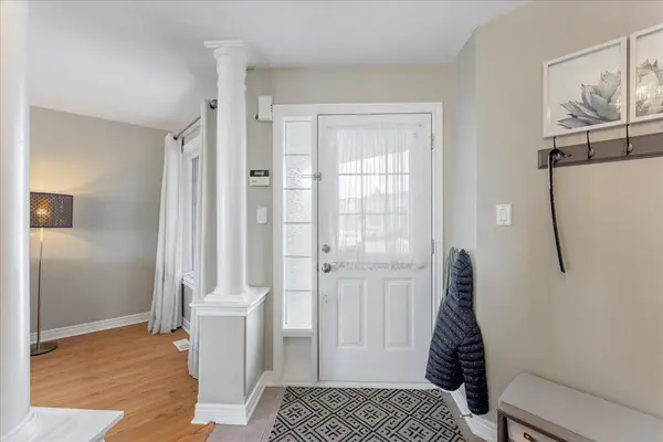 65 Smith ST, Bradford West Gwillimbury, ON L3Z 3Z1