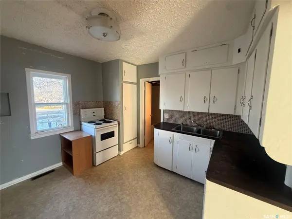 421 3rd AVENUE E, Assiniboia, SK S0H 0B0