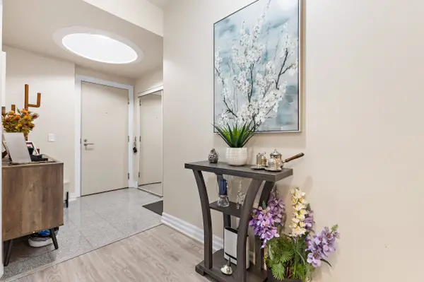 2087 Lake Shore BLVD W #1004, Toronto W06, ON M8V 4G3