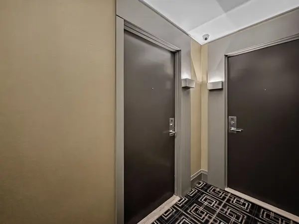 17 Zorra ST #912, Toronto W08, ON M8Z 4Z6