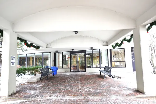 24 HANOVER RD #1008, Brampton, ON L6S 5K8