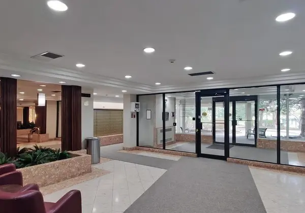 24 HANOVER RD #1008, Brampton, ON L6S 5K8