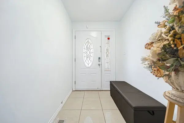 61 Bloomington CRES, Toronto W05, ON M3N 1R2