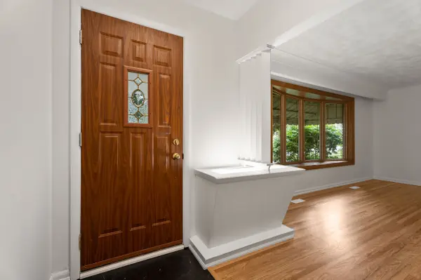 98 Laurier AVE, Hamilton, ON L9C 3S4